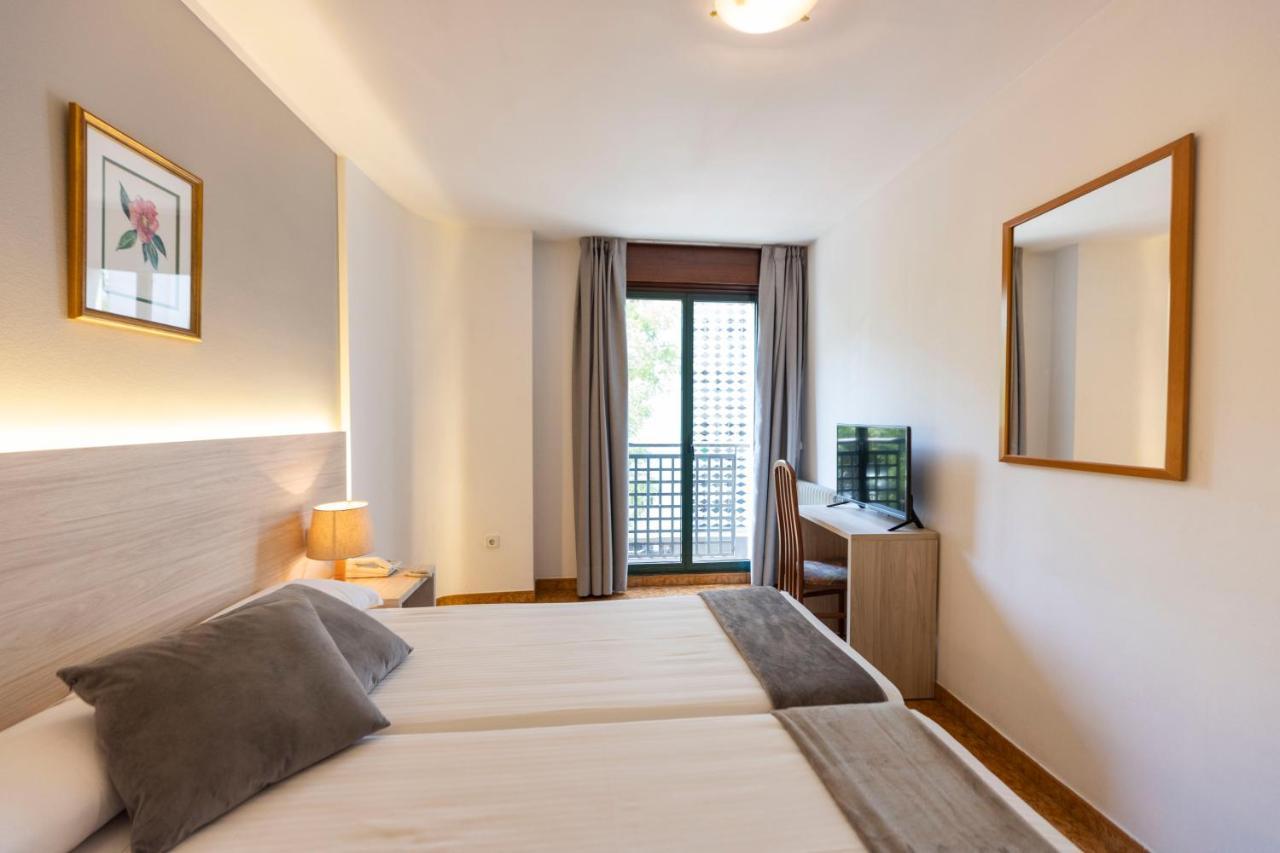 Hotel Madrid Pontevedra Esterno foto